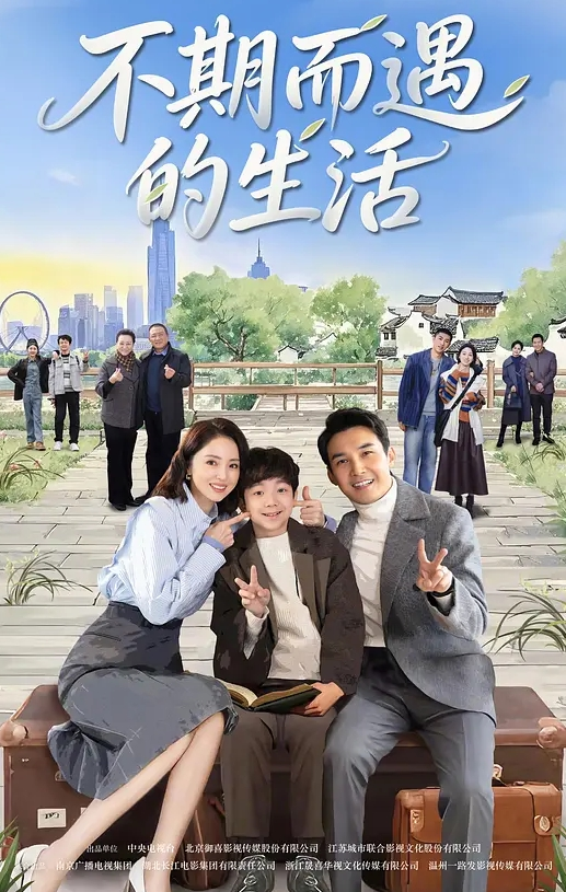 三个骚母狗被一群小伙轮着玩弄爆操 - 撸鸡鸡